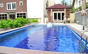 Ellyxville Hotel
